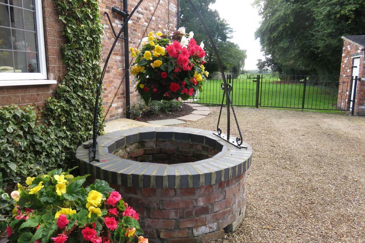Corner Farm Bed & Breakfast Crewe Exterior foto